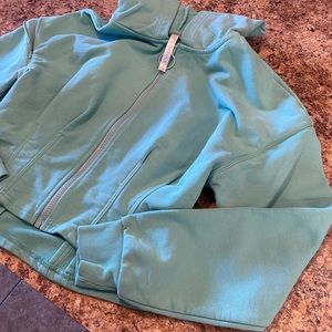 NWOT Fabletics Cropped Full Zip Hoodie